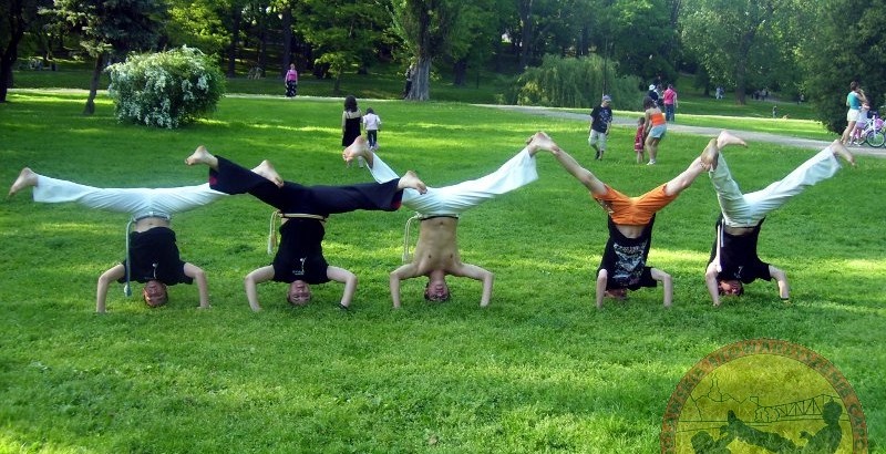 Trening capoeira w parku sienkiewicza